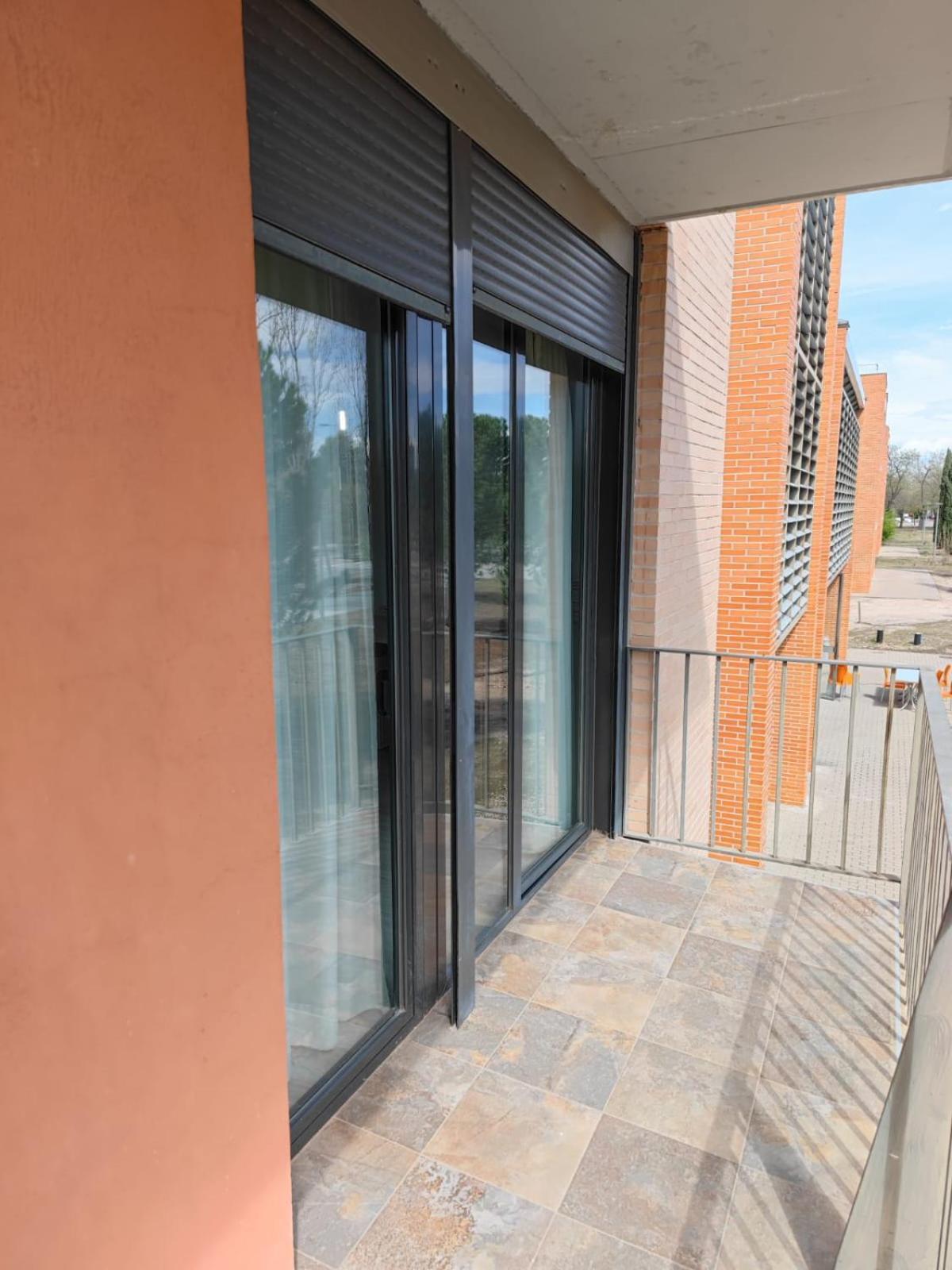 Residencia Universitaria Resa Giner De Los Rios Alcalá de Henares Екстериор снимка